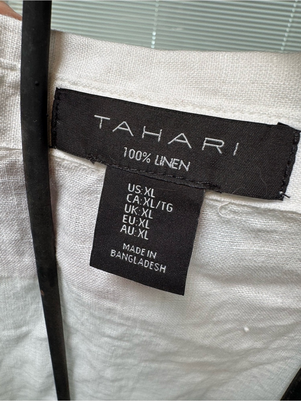 Tahari women’s White Linen Chinos